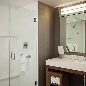 One-Bedroom King Suite